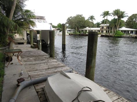 Private dock in nice neighborhood within walking distance of downtown - Dock Skipper