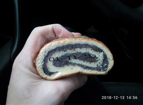 Булочка с маком | Пикабу