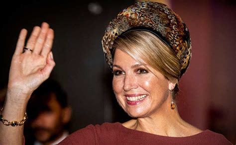 Il Royal Look Del Giorno Maxima D Olanda E Il Copricapo A Piume