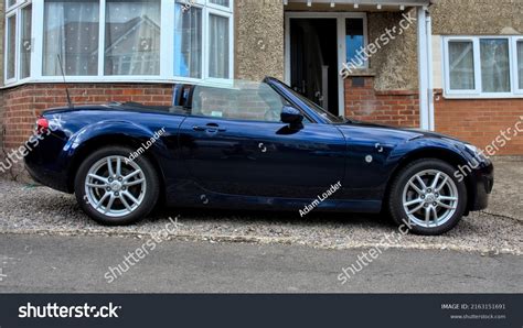 Im Genes De Miata Im Genes Fotos Y Vectores De Stock Shutterstock