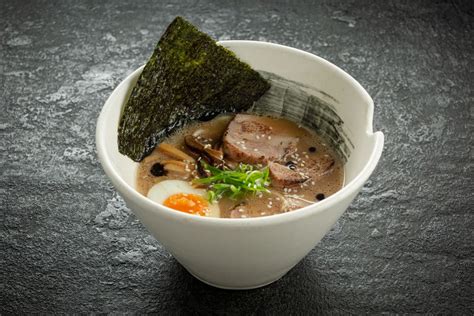 Рамен со свининой, яйцом и ростками бамбука Икигай — Доставки азиатской ...