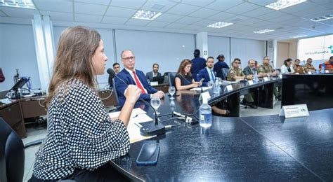 Em reunião do Juntos Pela Segurança Raquel promete mais ações para