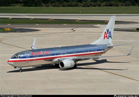 N940AN American Airlines Boeing 737 823 WL Photo By Maurice Lehmann