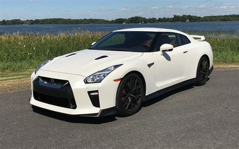 Nissan GT R 2018 Cinq Choses Que Lon Aime Et Cinq Choses Que Lon N