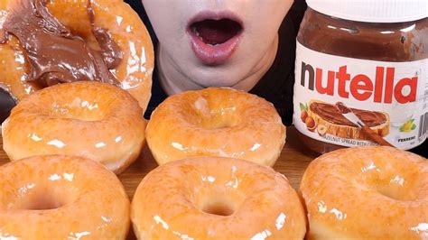 ASMR CRISPY CREAM DOUGHNUT ORIGINAL NUTELLA MUKBANG 크리스피 크림 도넛 오리지널 누텔라