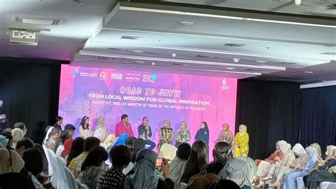 Road To Jakarta Muslim Fashion Week Mendag Zulkifli Hasan Berdialog