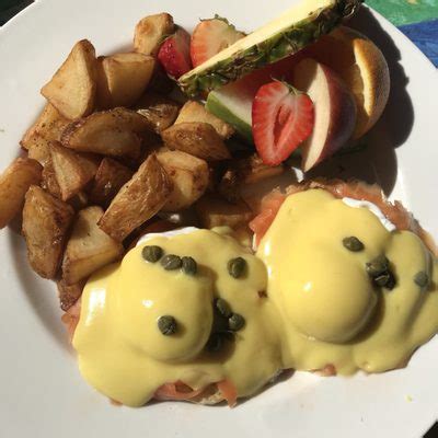 Aupr S De Ma Blonde Photos Reviews Rue Saint Denis