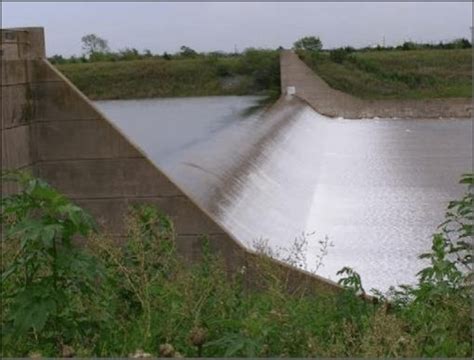 Lewisville Dam: view of spillway Ogee Weir looking east. | Download ...