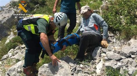 Rescatado y evacuado en helicóptero un montañero con posible rotura de