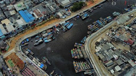 Nelayan Cilincing Tidak Melaut Saat Peringatan Gelombang Tinggi