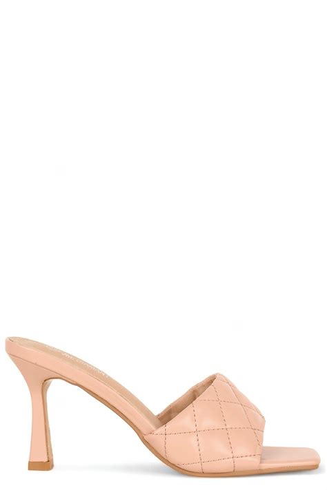 Nude Mules