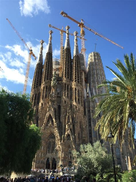 Kathedrale La Sagrada Familia In Barcelona Spanien Redaktionelles