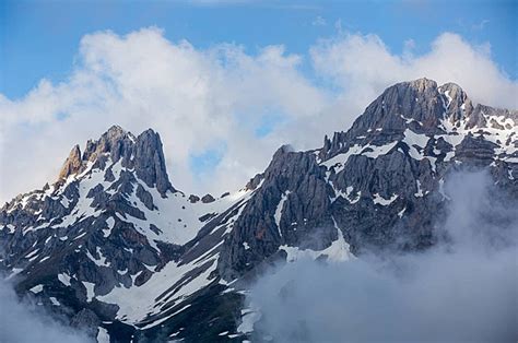 Picos De Europa National Park Scenic Scene Park Photo Background And