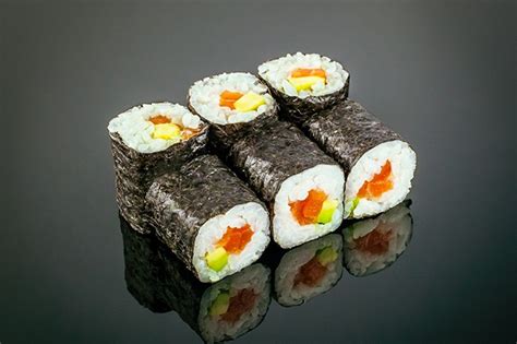 Maki Sake Avocado St Ck Mit Lachs Und Avocado Yama Sushi