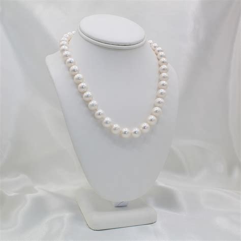 "Classic Beauty" Vintage Pearl Necklace - Lilliane's Jewelry