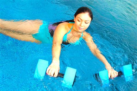 Aquatic Therapy Vs Land Therapy · Aqua4balance