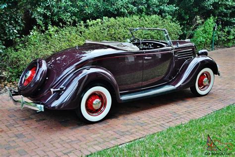 1935 Ford roadster convertible