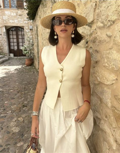 Pin By Areti On Days Elegant Lifestyle In Outfits With Hats