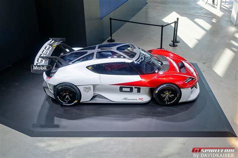 Porsche Mission R The Future Of Porsche Gt Cars Electric With Hp