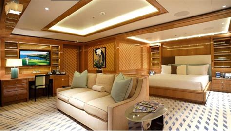 Inside Alisher Usmanov's $800,000,000 DILBAR Yacht | SuperYachtFan