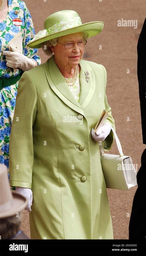 Britains Queen Elizabeth Ii Walks Through Royal Enclosure Ascot Hi Res