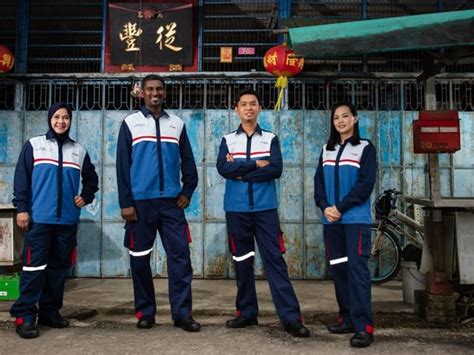 SingPost Launches New Uniforms For Postmen; Does Insta-Worthy Photo ...