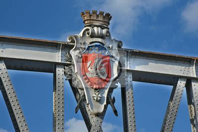 Blason e estrutura de paris sobre estrutura de métro aérea adesivos