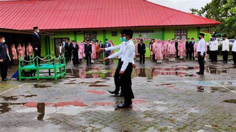 Meski Turun Hujan Upacara Peringatan HAB Ke 75 Kemenag Maros