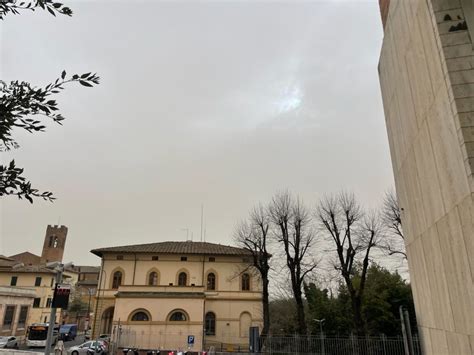 Perch Il Cielo Era Giallo Ecco Cosa Accaduto A Siena Canale