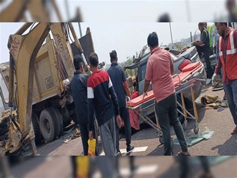 Purvanchal Expressway Road Accident Killed 5 Persons On The Spot In