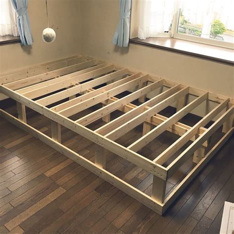 diy small raised floor     interior examples