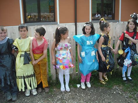 Inocenta Copilariei Parada Costumelor Eco De Ziua Mediului