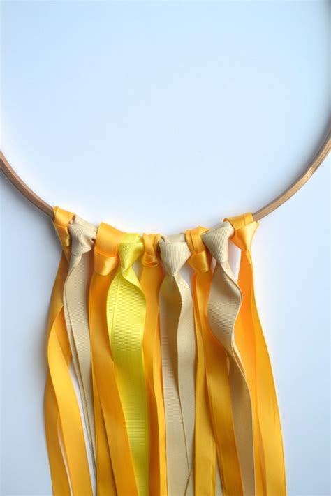 Ribbon-Garland-How-To-6 - The Daily Hostess