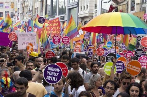 Ativistas turcos decidem manter Marcha do Orgulho Gay mesmo proibição Mundo G1