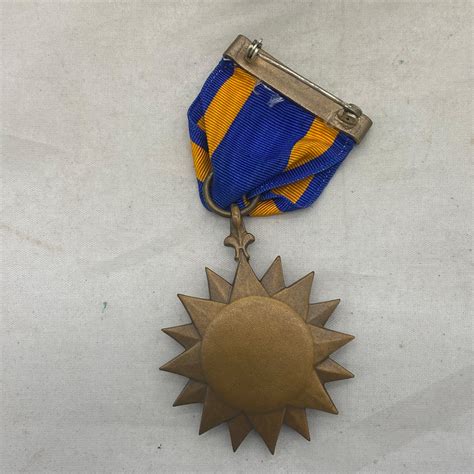 WW2 US Air Medal Cased With Bombardier Wings – Fitzkee Militaria ...