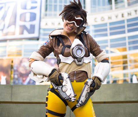 Tracer Overwatch Blizzcon 2014 Photo By Onigun Studio Tracer