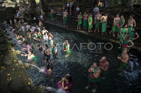 JUMLAH KUNJUNGAN WISATAWAN MANCANEGARA KE BALI ANTARA Foto