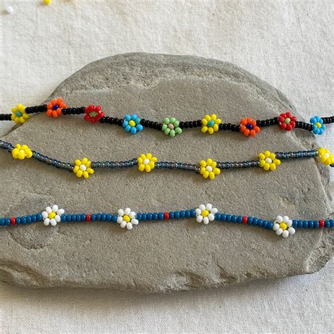 Lisa Yang Jewelry Beaded Daisy String Tutorial