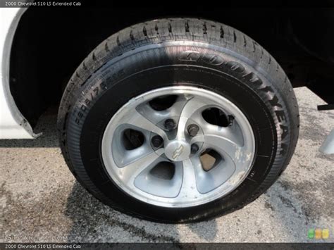 2000 Chevrolet S10 Ls Extended Cab Wheel And Tire Photo 53940142