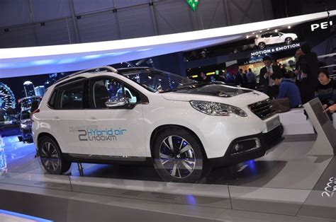 Album Photo Peugeot 2008 Hybrid Air Autonews