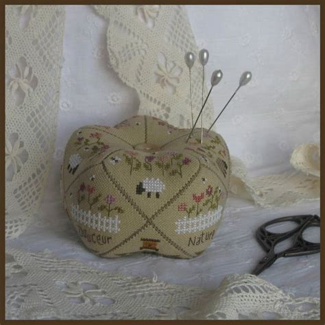 #66 - 2005-2011 - fabuletta | Игольница, Вышивка, Мини