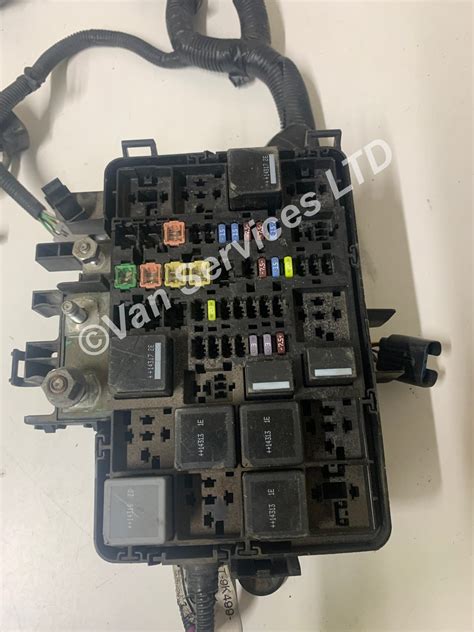 Ford Transit MK 8 2 2 RWD Euro 5 Engine Bay Fuse Box Board Fits 2014