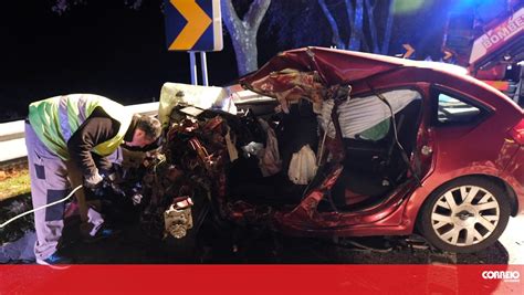 Colis O Entre Carro E Cami O Faz Provoca Um Morto Em Vora Portugal