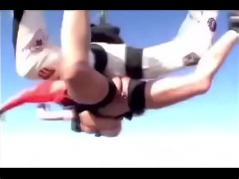 Funny nude girl skydiving XVIDEOSダウンローダー XVIDEOSの動画をブラウザ上から1クリックでダウンロード