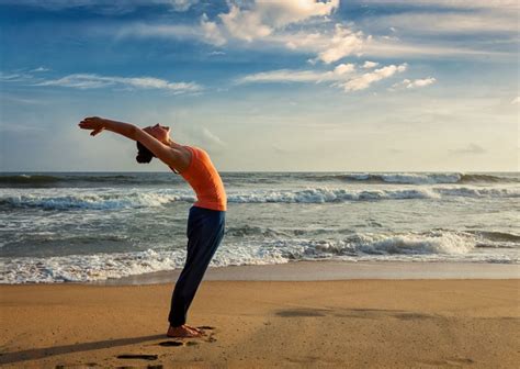 Como Guiar El Saludo Al Sol En Clase De Yoga Vidhayoga