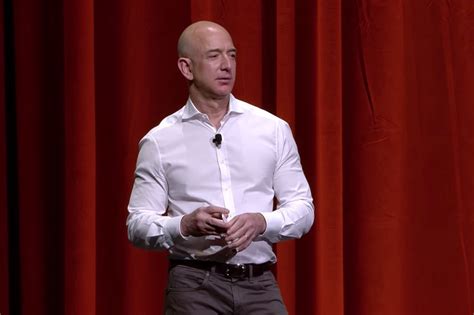 Le Méga Yacht De Jeff Bezos Part Pour Un “essai En Mer” Inédit