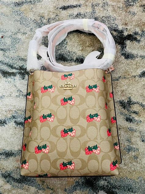 Coach Mollie Bucket Bag In Sign Canvas With Strawberry Print Barang