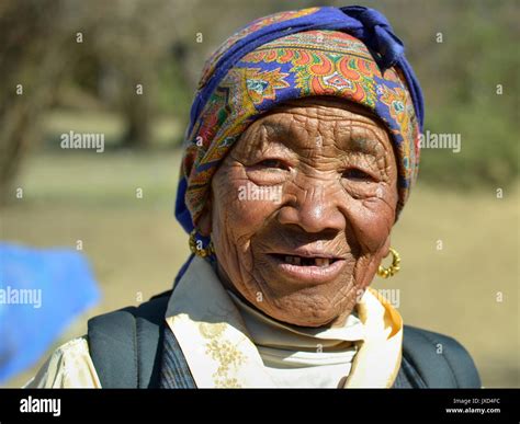 Sherpa Nepal Hi Res Stock Photography And Images Alamy