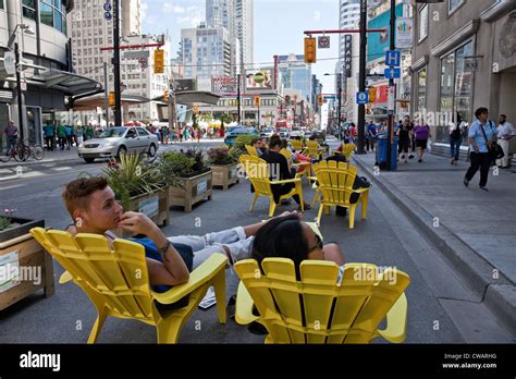 Celebrate Yonge The Longest Street In The World Torontoontario