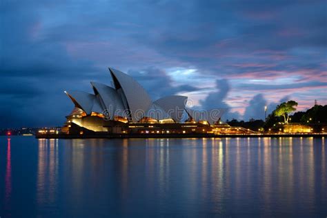 Sydney Opera House at Sunrise Editorial Stock Photo - Image of ...